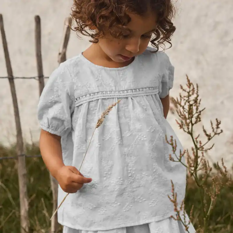 Lil‘ Atelier T-shirt med kort ärm och elegant utsmyckning Loose Plein Air NMFJIVA Populär