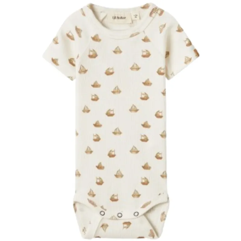 Lil‘Atelier Coconut Milk Boat Nbmlavo Eni Ss Slim Body Lil Kampanjpris