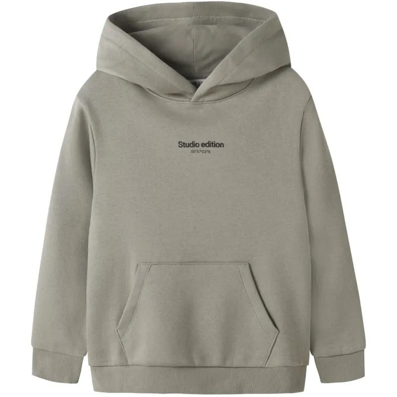 Köp online Name It Shadow Nkmbrody Ls Nreg Sweat Wh Bru Noos