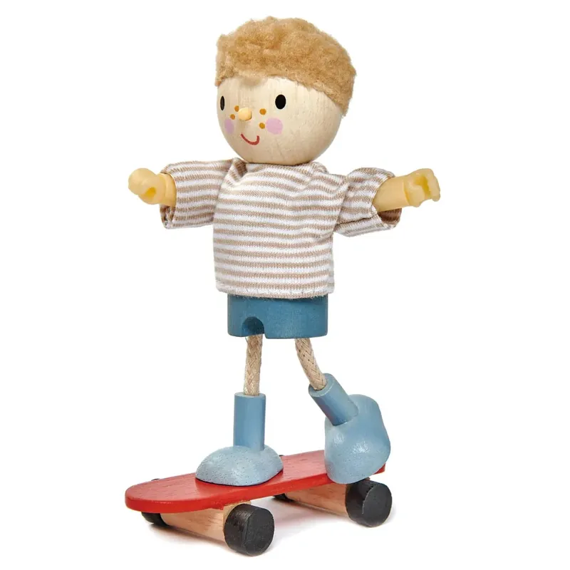 Dockhusfigur - Edward och skateboard Erbjudande